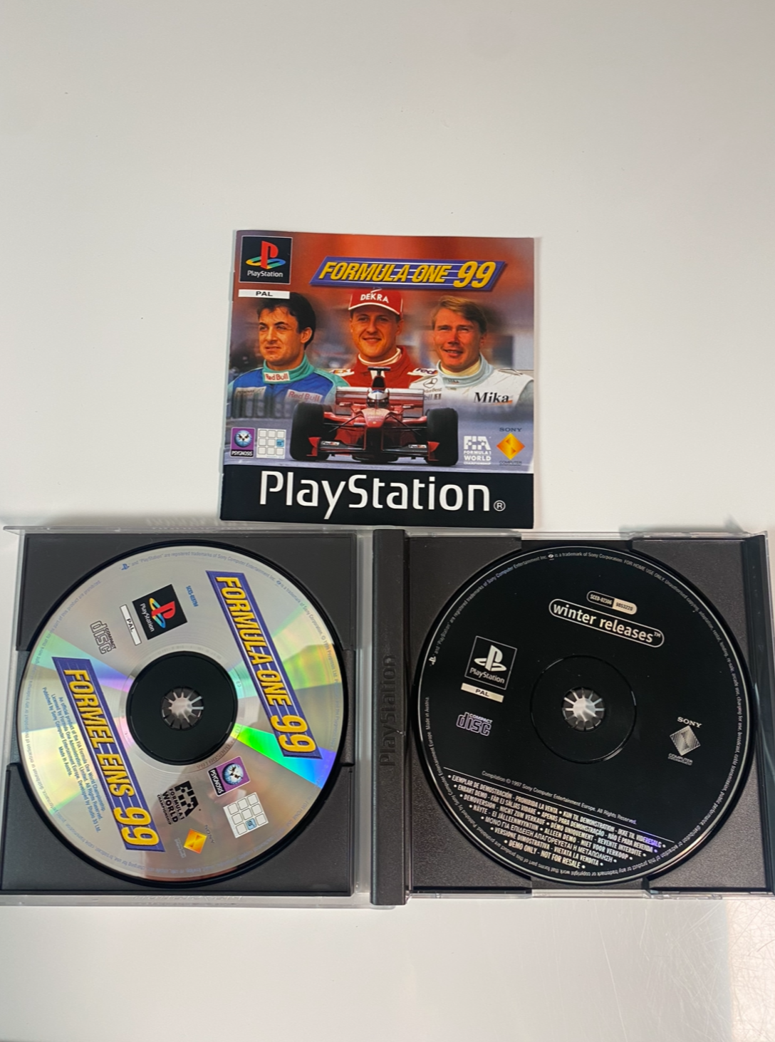 Formula One 99 - PlayStation 1 game with original packaging and instructions