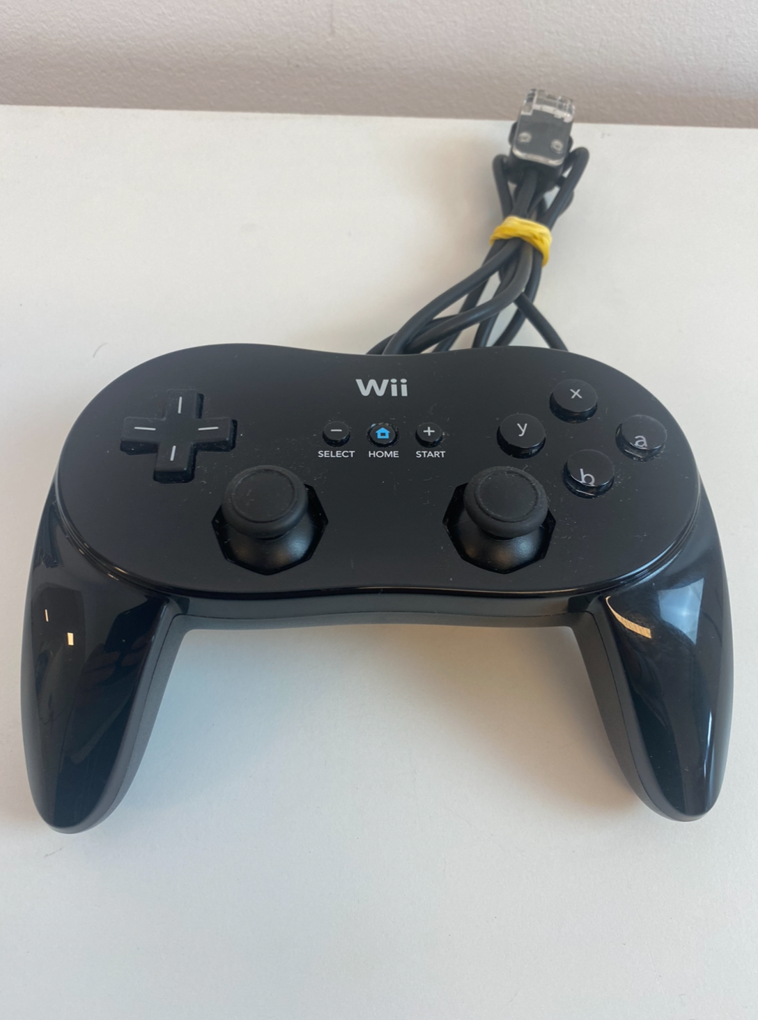Nintendo Wii Controller - Black with cable